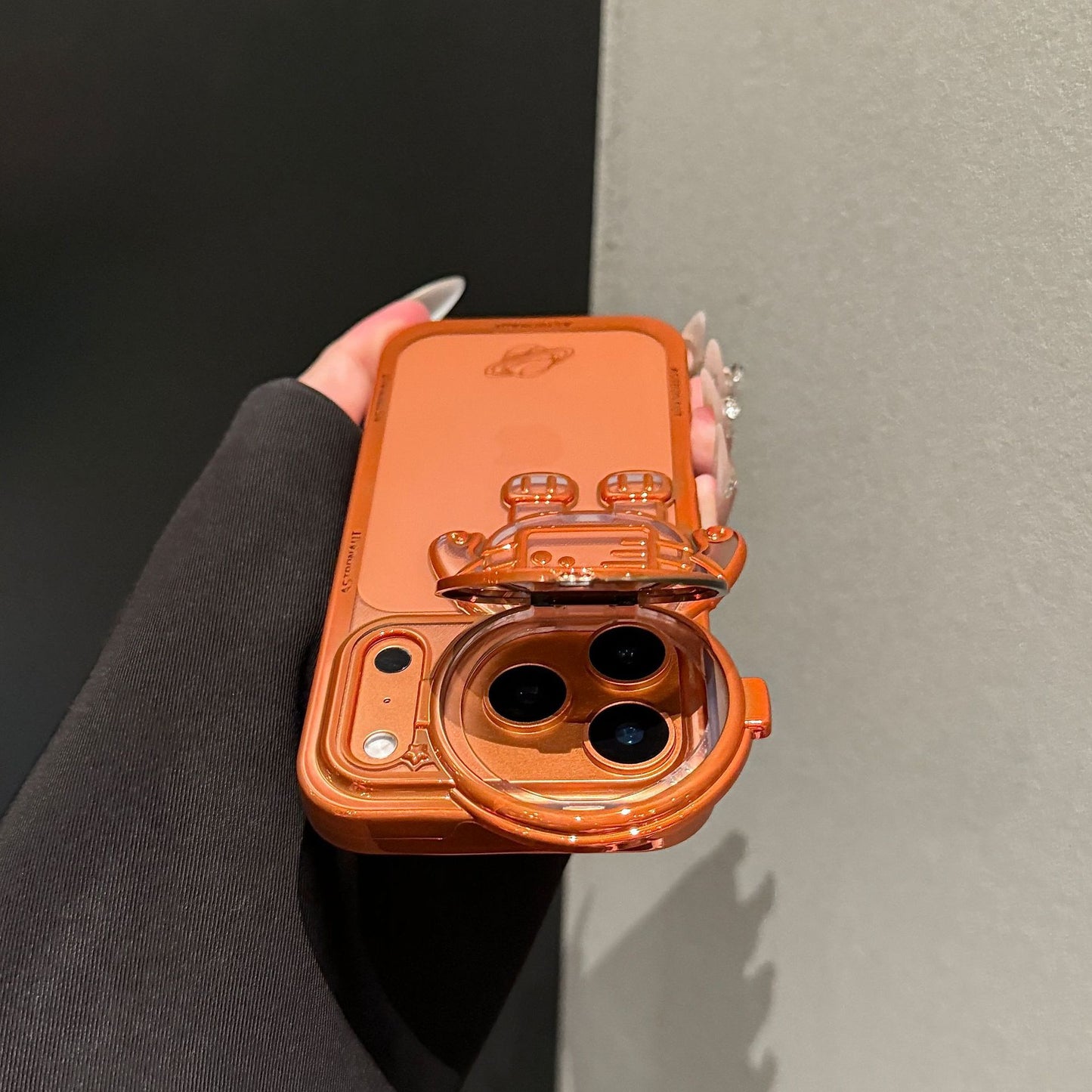 Astronaut Lens Full-Coverage Foldable Stand Case for iPhone - Buy 2: FREE SHIPPING🛫 & 40% OFF 2nd🔥