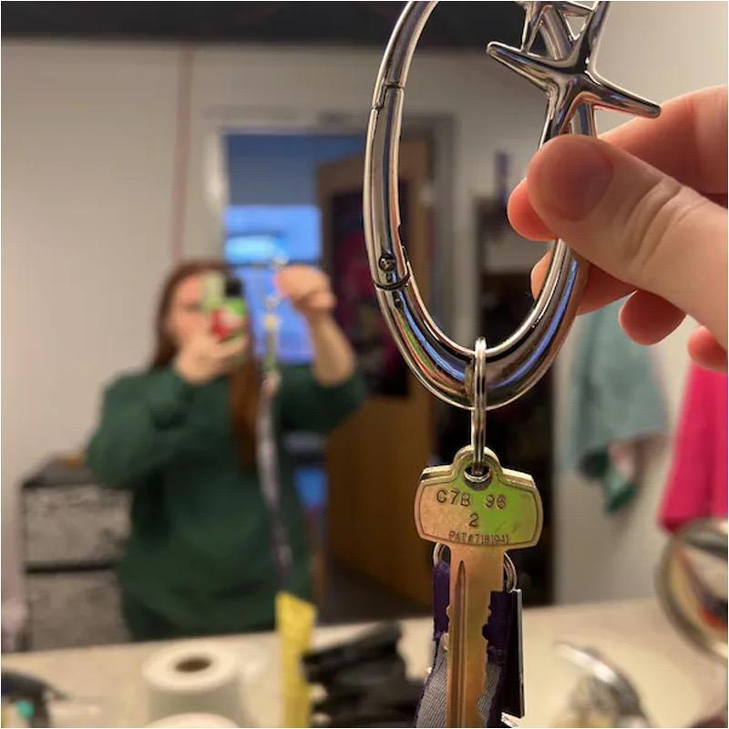 🔗✨ Y2K METAL KEYCHAIN – Your Keys Just Got a Glow-Up! ✨🔗