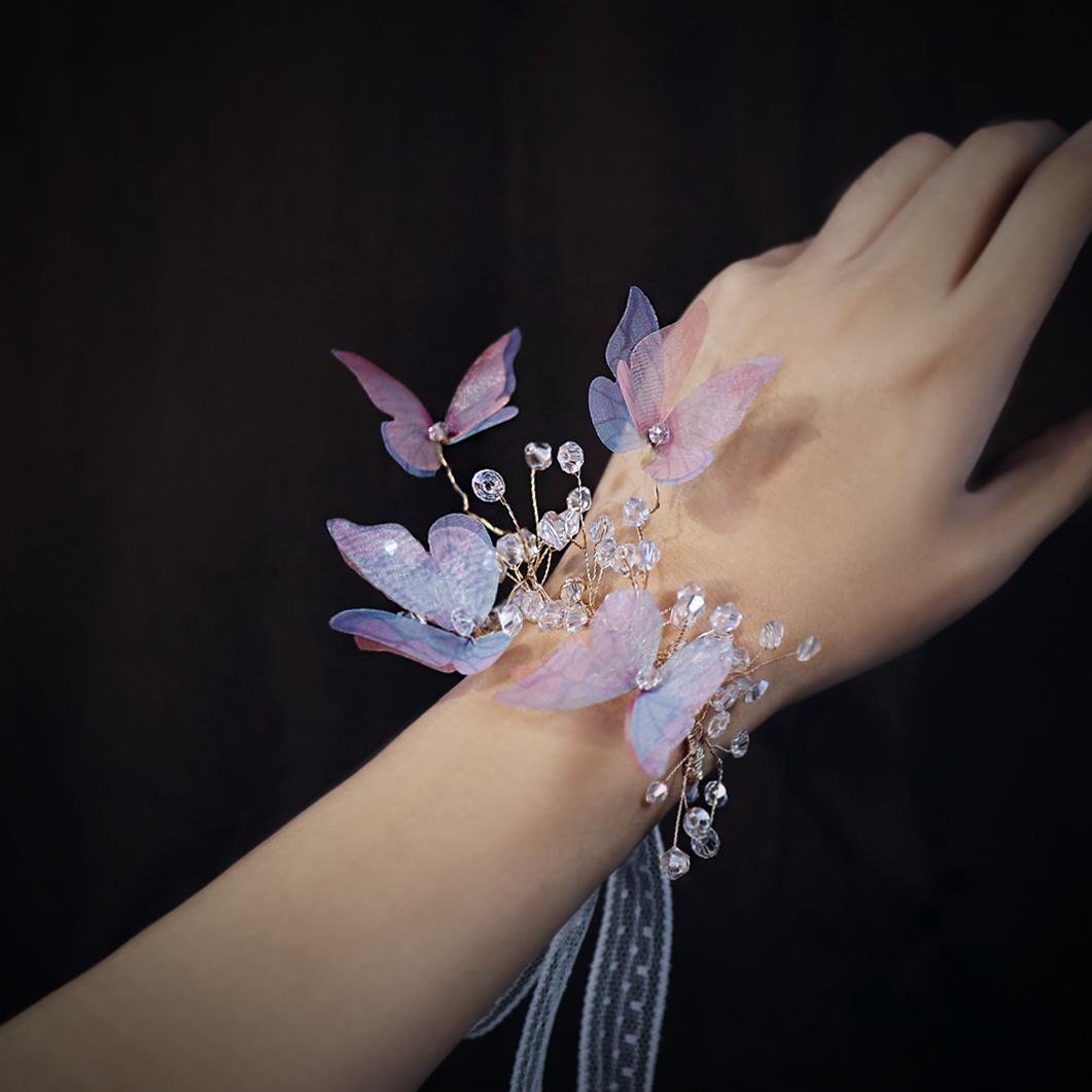 🦋✨ The Ethereal Butterfly Wristlet - Where Elegance Takes Flight! ✨🦋